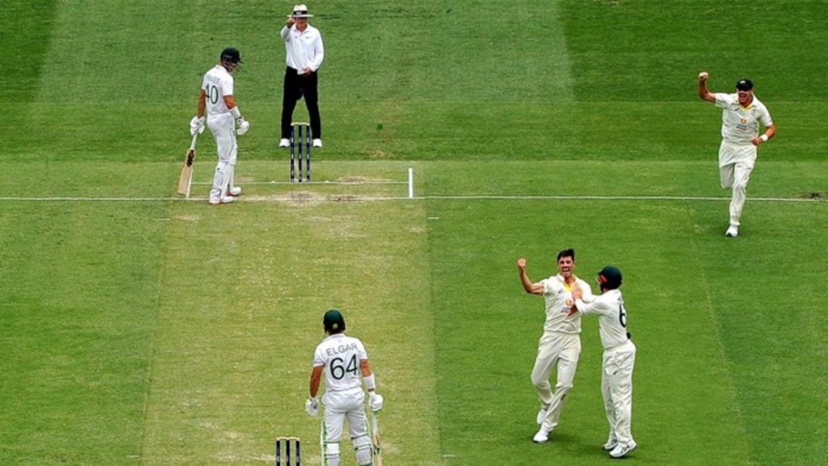 Elgar has his head in the clouds while the Proteas have their heads in the sand!