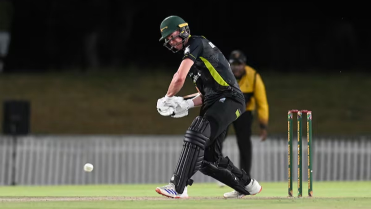 De Villiers leads Warriors to dominate win over Boland. 