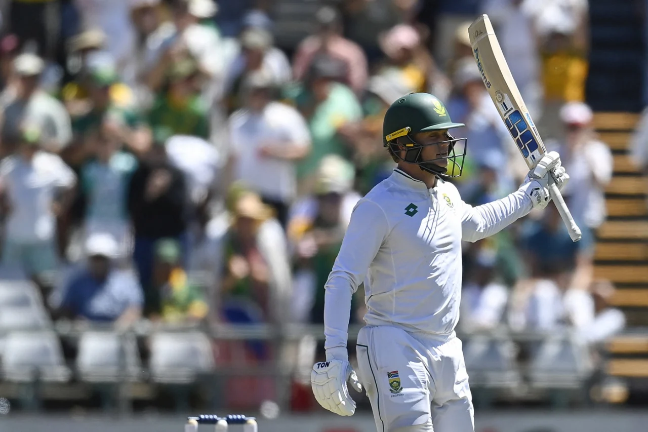 Proteas pummel Pakistan for tea-time domination